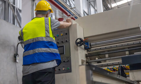 Manuale d’uso e manutenzione dei macchinari: un obbligo decisivo per la sicurezza